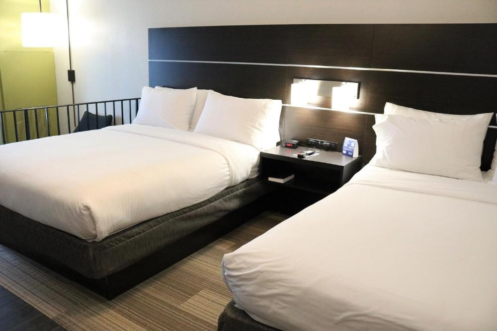 Holiday Inn Express Hotel & Suites Columbia-Fort Jackson